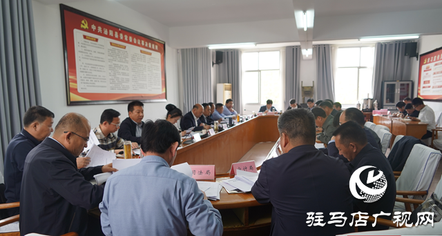 朱東升主持召開泌陽縣政府常務會議