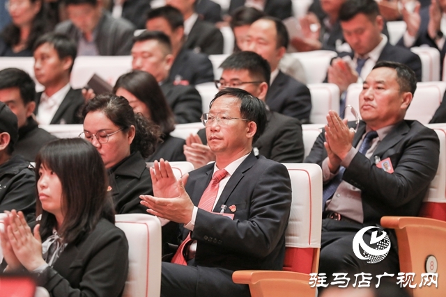 泌陽縣政協(xié)十一屆四次會(huì)議開幕