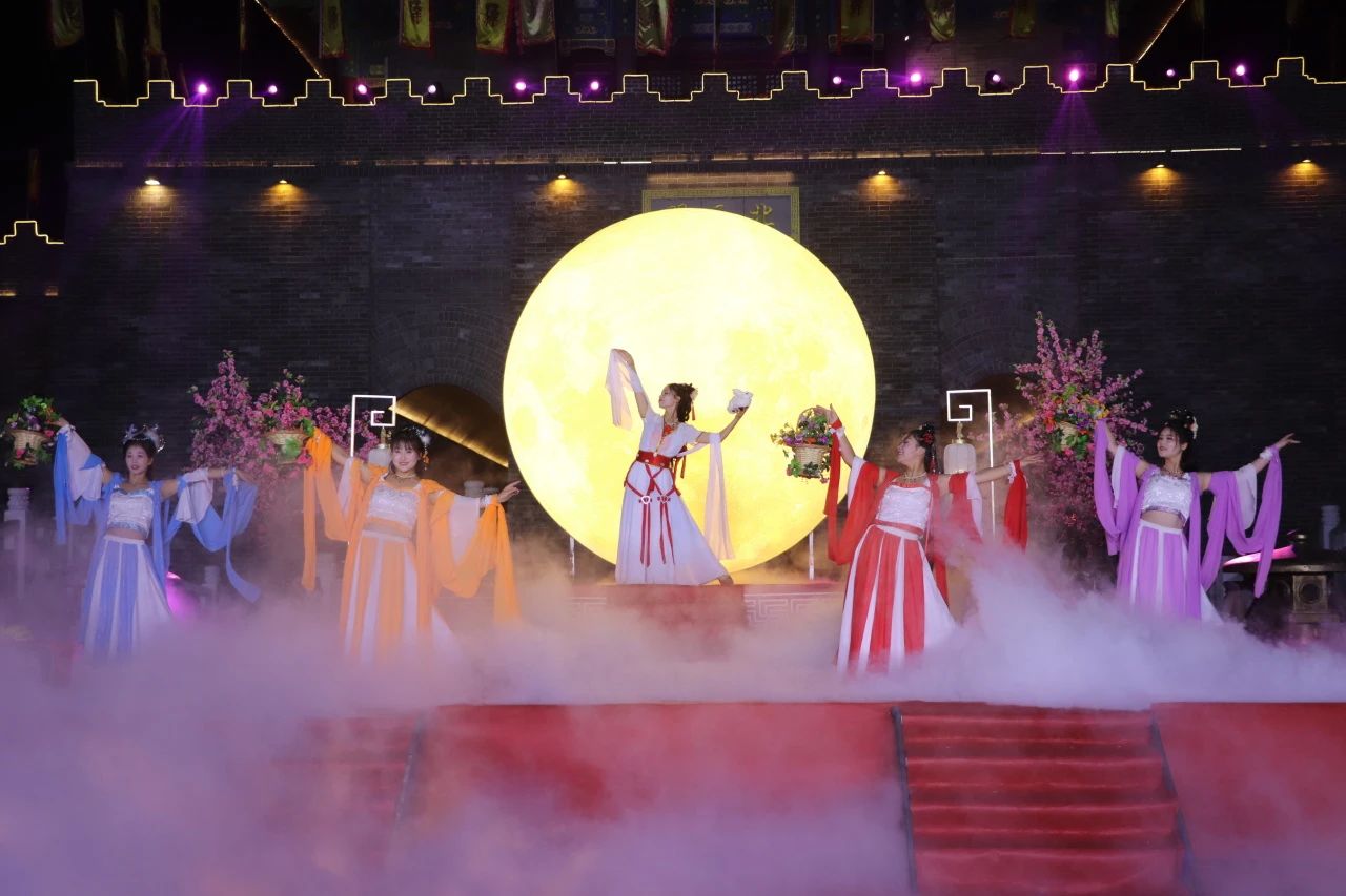 皇家驛站線上抖音挑戰(zhàn)賽 → 拍視頻,贏大獎!