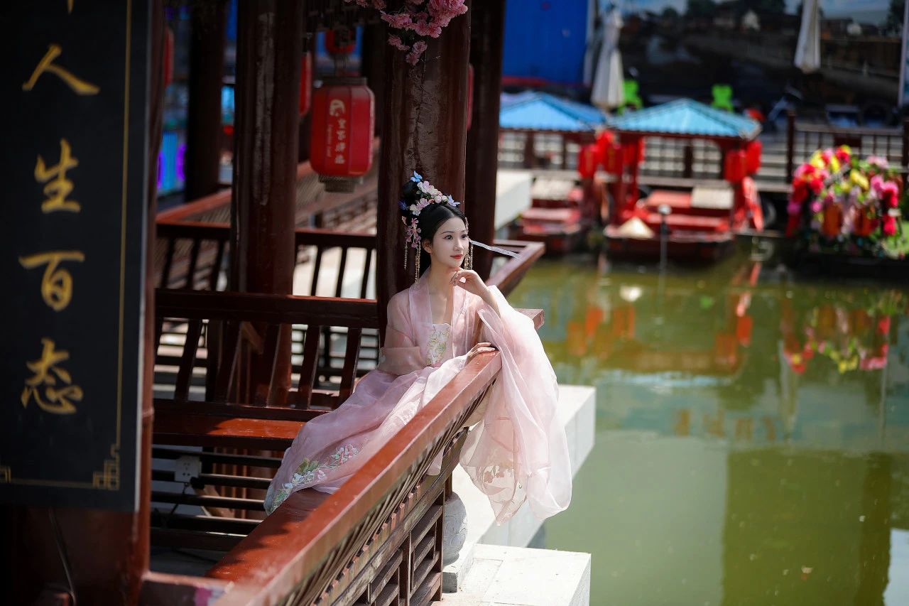 皇家驛站線上抖音挑戰(zhàn)賽 → 拍視頻,贏大獎!