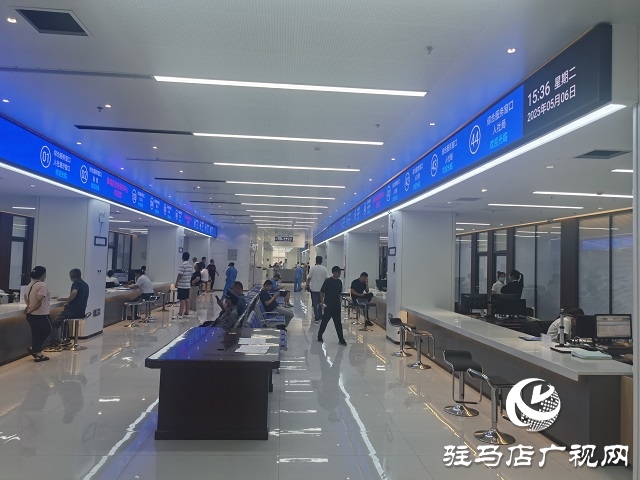 中國(guó)聯(lián)通驛城區(qū)分公司高效助力政務(wù)大廳搬遷獲贊譽(yù)