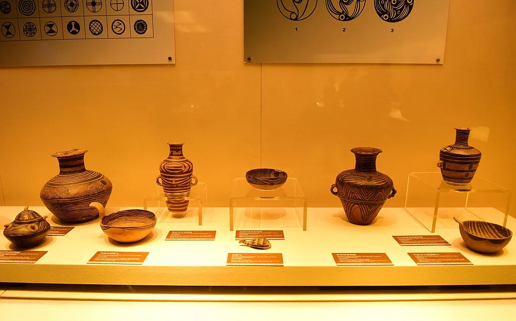 文博日歷丨5000多歲的“陶二妮”帶你認(rèn)識彩陶