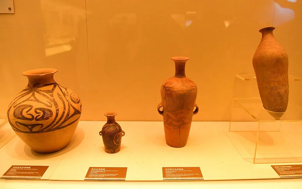 文博日歷丨5000多歲的“陶二妮”帶你認(rèn)識彩陶