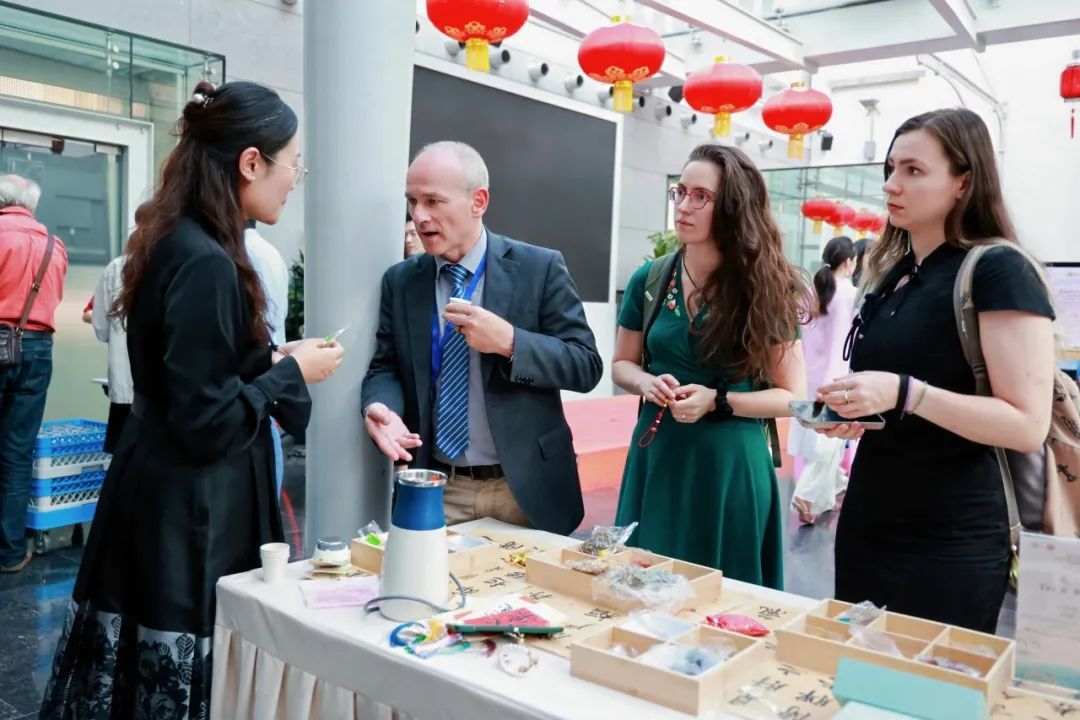 “茶和天下·雅集”暨第30屆上海國際茶文化旅游節歐洲推廣活動在布魯塞爾中國文化中心舉行
