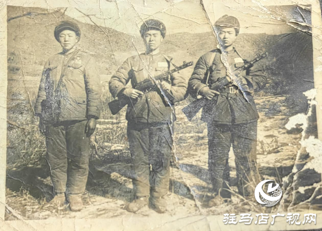 烽火老兵憶崢嶸：兩枚黨徽映照不變初心