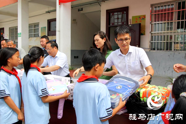 駐馬店職業(yè)技術(shù)學(xué)院一行赴正陽(yáng)縣開(kāi)展新時(shí)代文明實(shí)踐志愿服務(wù)活動(dòng)
