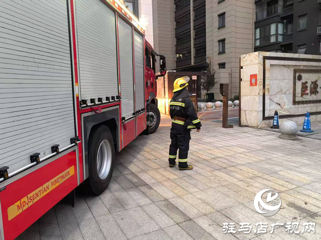 駐馬店市城鄉一體化示范區消防救援大隊深入轄區住宅小區開展夜間實車測試工作