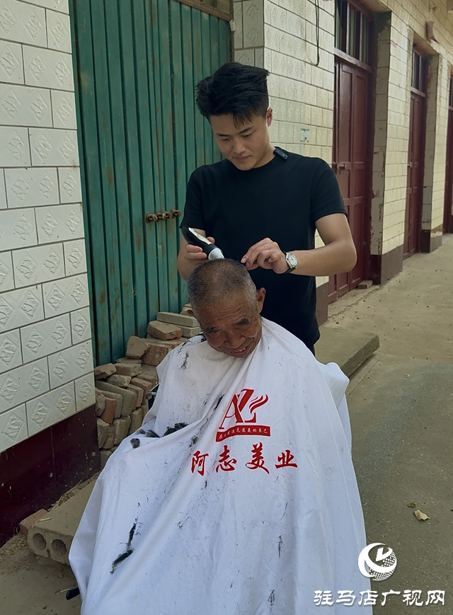 泌陽縣郭集鎮：黨建引領志愿風 00后小伙情暖鄉村銀發