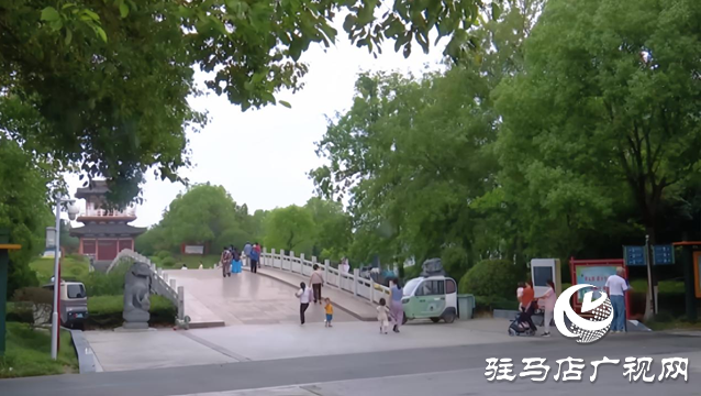  綠意成蔭享清涼  置地公園繪就夏日休閑圖景