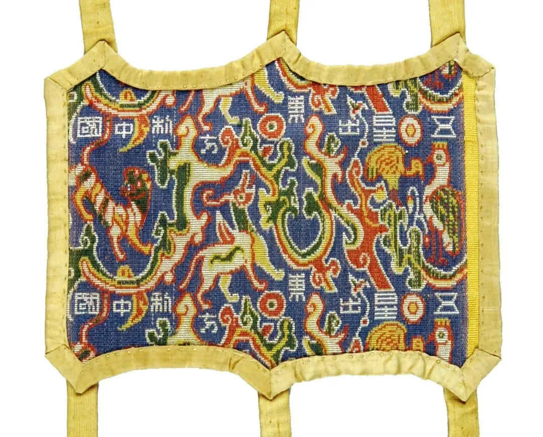 文博日歷丨青銅戈上刻蠶紋 這是古蜀人種桑養蠶的實證