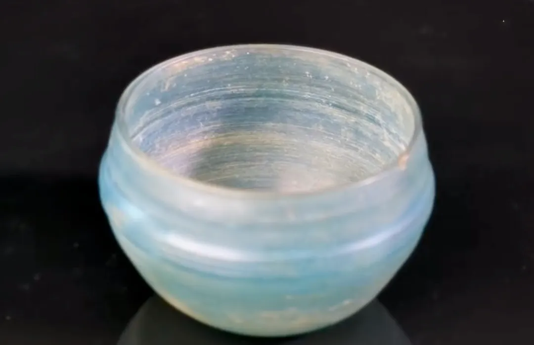 文博日歷丨誰家玻璃杯“穿越”了？這可是實打實的漢代產品