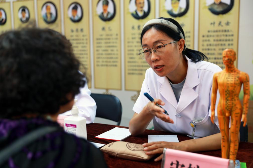 中醫夜市圈粉中國年輕人