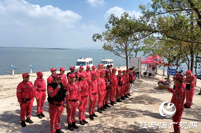 泌陽縣蛟龍救援隊開展實戰演練