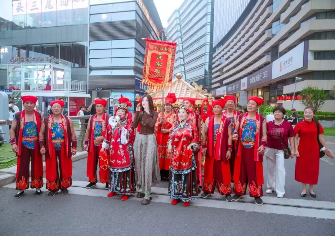駐馬店摯地有戲隊(duì)閃耀《梨園春》俺村最有戲 總決賽舞臺(tái)