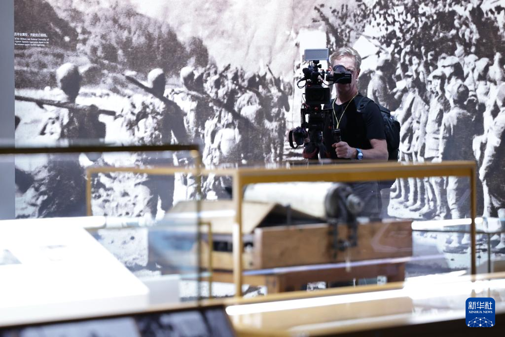 近200名境內(nèi)外記者赴中國人民抗日戰(zhàn)爭紀(jì)念館等地參觀采訪