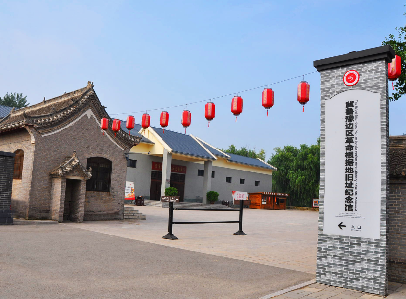 “老弟，這雙棉鞋給你穿”