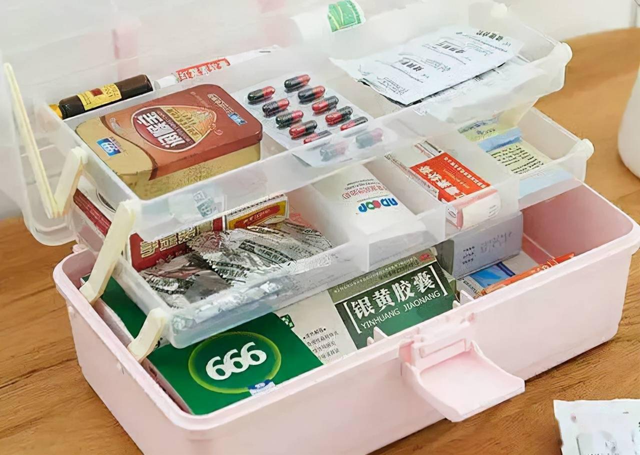 你家的小藥箱 放在哪里了