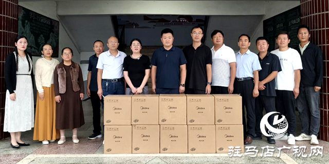 確山縣瓦崗鎮(zhèn)召開教師節(jié)座談會