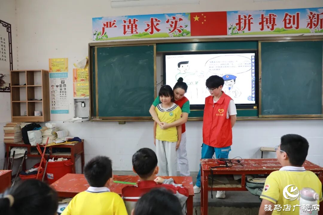 正陽縣人民醫院組織開展世界急救日宣傳活動