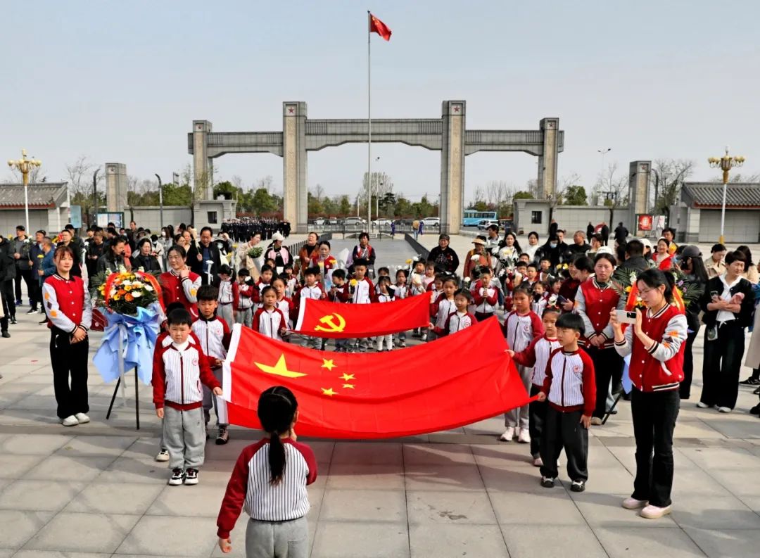 線上展｜銘記烽火鑄忠魂 藝韻傳薪頌英雄——駐馬店市紀念抗戰勝利80周年、楊靖宇將軍誕辰120周年美術書法攝影藝術展（五）