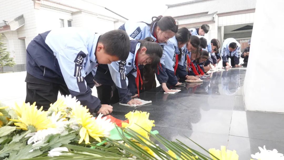 線上展｜銘記烽火鑄忠魂 藝韻傳薪頌英雄——駐馬店市紀念抗戰勝利80周年、楊靖宇將軍誕辰120周年美術書法攝影藝術展（五）