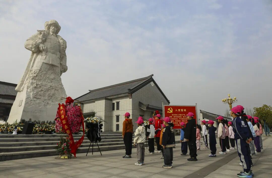 線上展｜銘記烽火鑄忠魂 藝韻傳薪頌英雄——駐馬店市紀念抗戰勝利80周年、楊靖宇將軍誕辰120周年美術書法攝影藝術展（五）