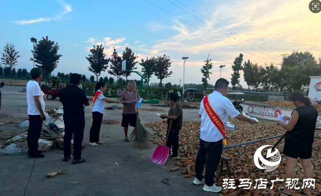 中華財(cái)險(xiǎn)駐馬店中支開展“為群眾送知識(shí)”金融教育宣傳周活動(dòng)