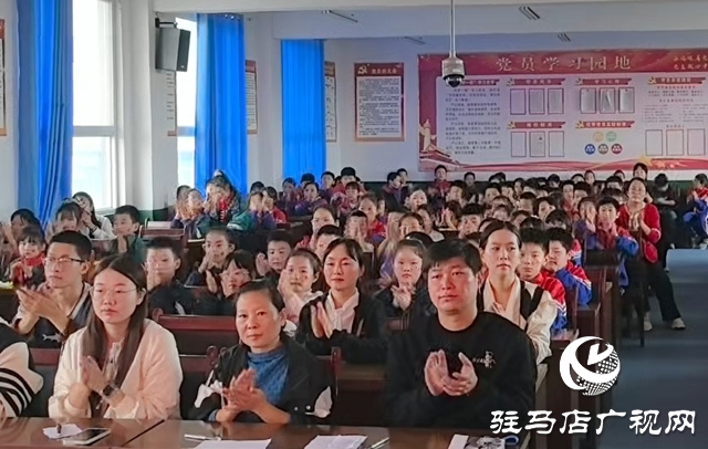  唱響紅歌迎國慶：西平縣出山小學的愛國獻禮