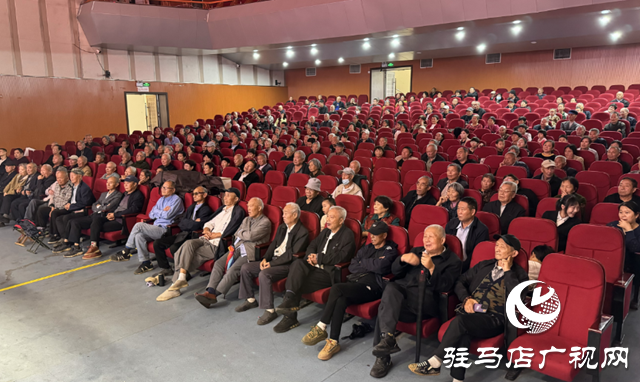  西平縣舉行“迎中秋 慶國慶 賀重陽”優秀戲曲電影公益展演活動