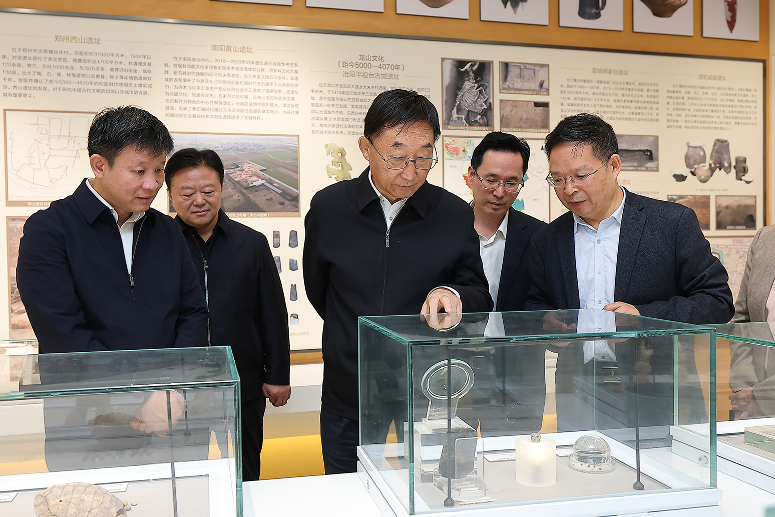 劉寧在省文物考古研究院專題調研考古和文物保護工作