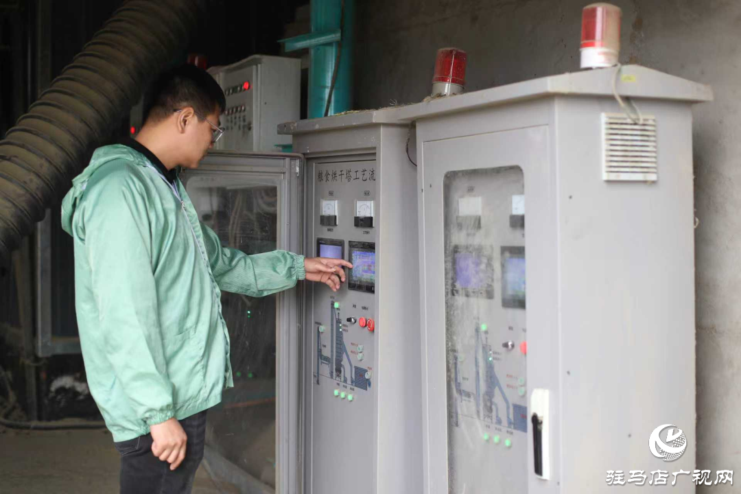 正陽縣：晝夜搶烘 保糧減損