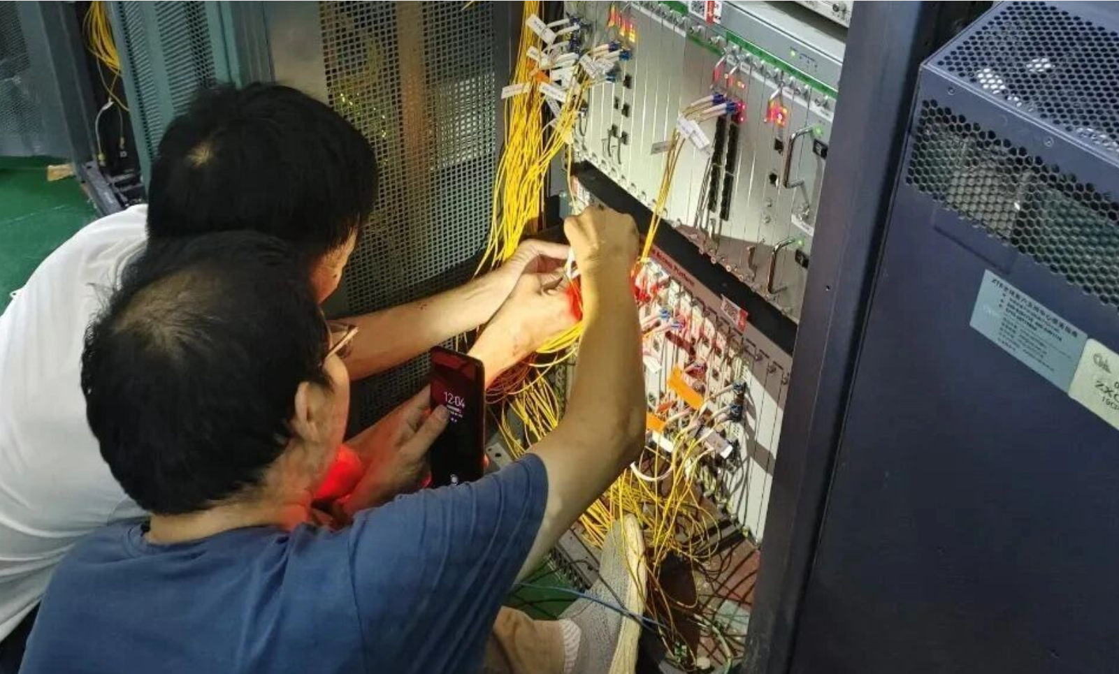 駐馬店聯(lián)通泌陽縣分公司創(chuàng)新開展設備豎裝改造(圖文)