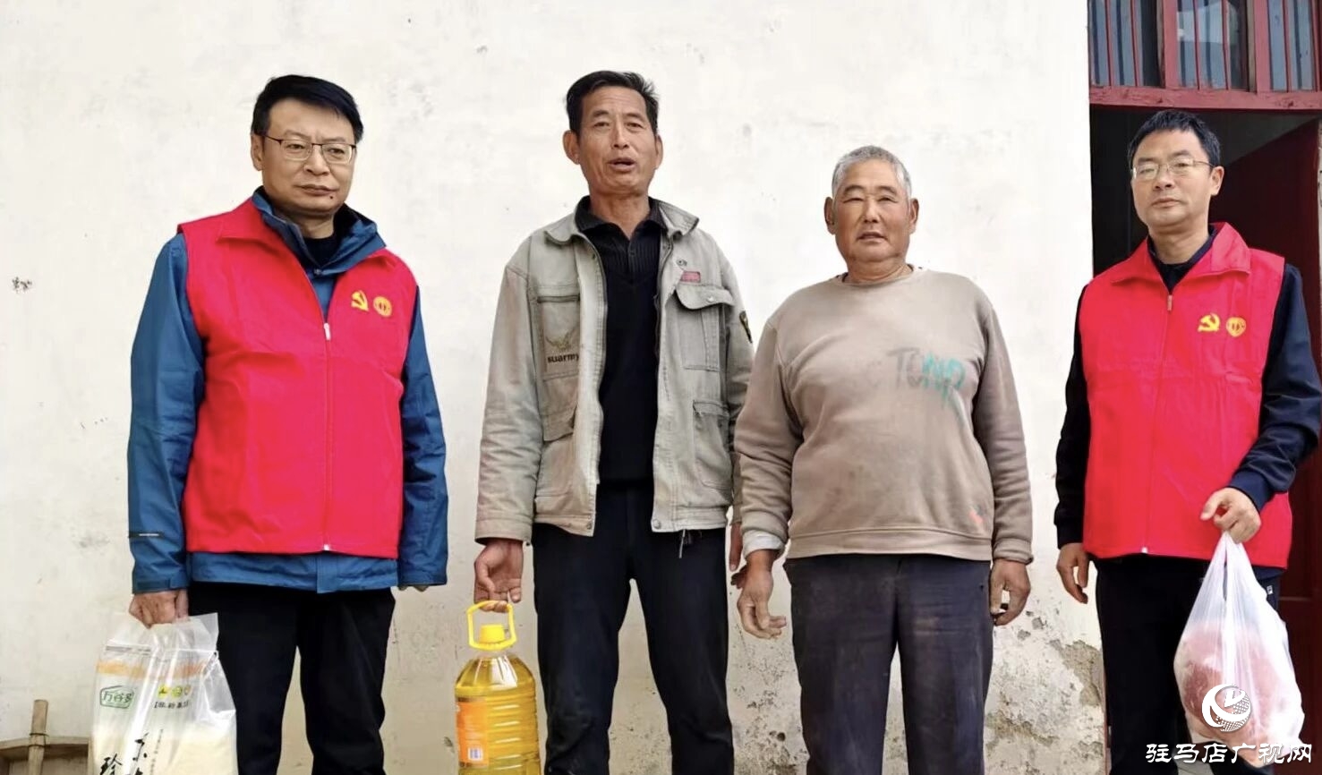 正陽縣總工會開展“重陽敬老傳溫情 搶收助農踐初心”主題黨日活動