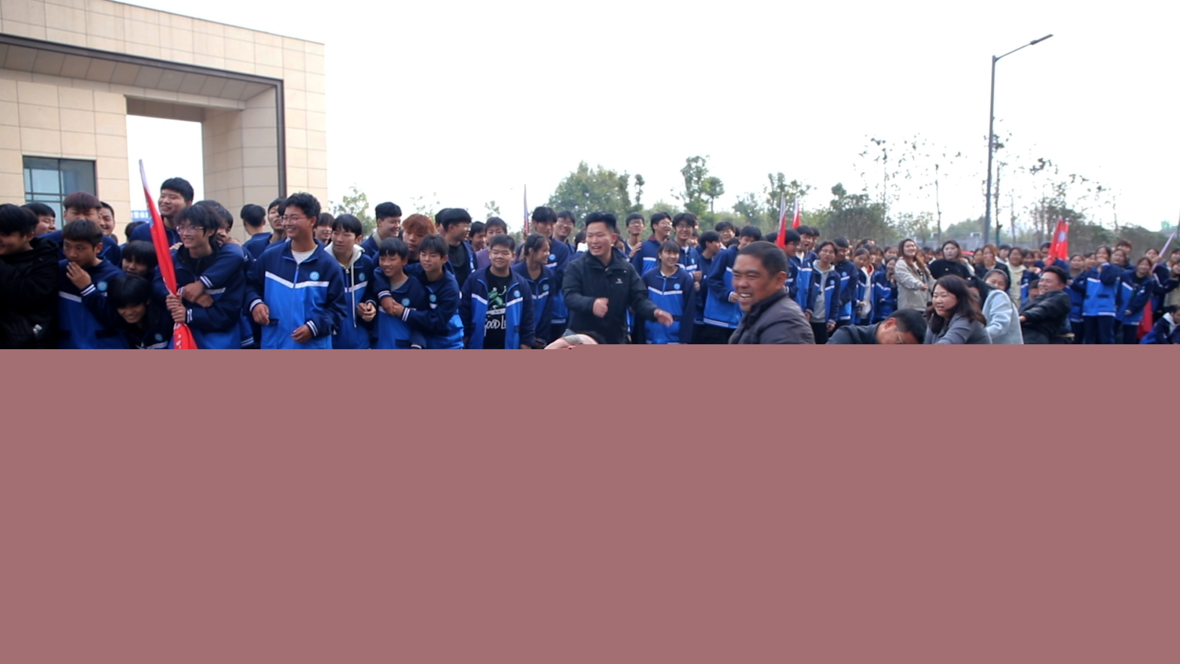 正陽縣技工學校：師生同樂慶重陽 凝心聚力展風采