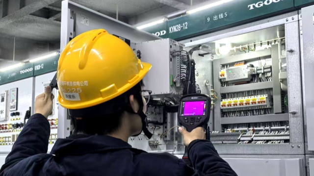 國網平輿縣供電公司：夜間巡視護電網 迎峰度冬早準備