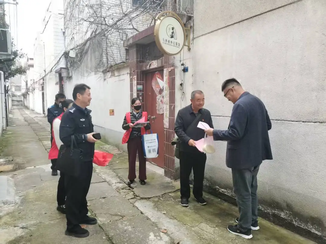 確山縣公安局開展集中禁毒宣傳活動
