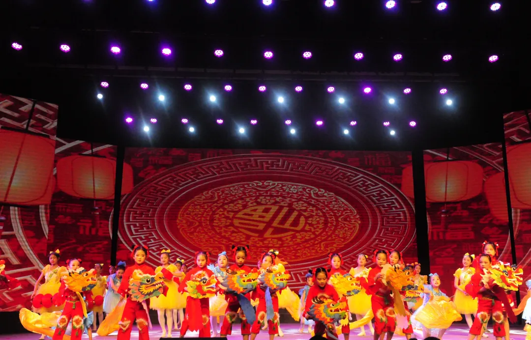 馬踏新春?星耀天中一一駐馬店市第八屆少兒春節文藝晚會開啟招募