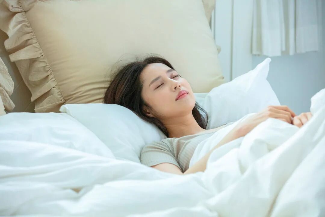 睡前做這5種運動，可以讓睡眠變好！今晚就試試