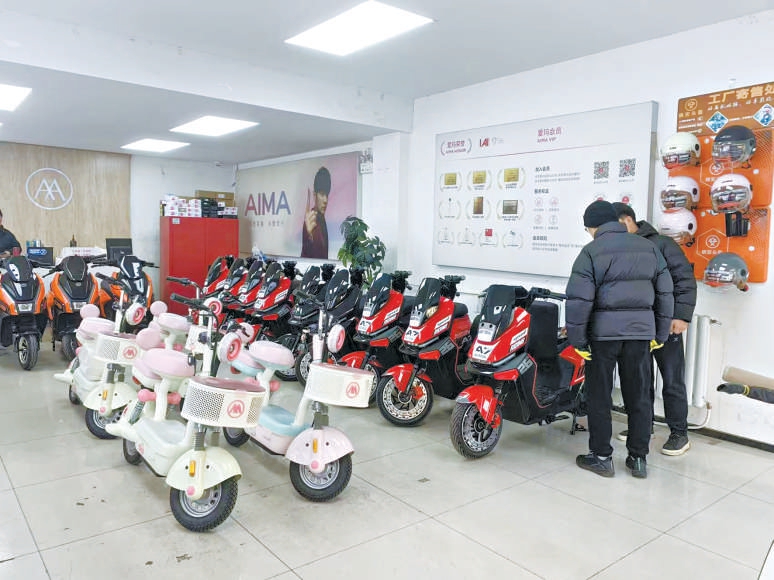 新國標電動自行車上市在即，門店庫存車卻現&ldquo;搶購潮&rdquo; 舊國標車即將淘汰為何成了香餑餑？