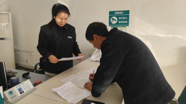 國網(wǎng)泌陽縣供電公司：推廣“掌上電力” 讓客戶“零跑腿”