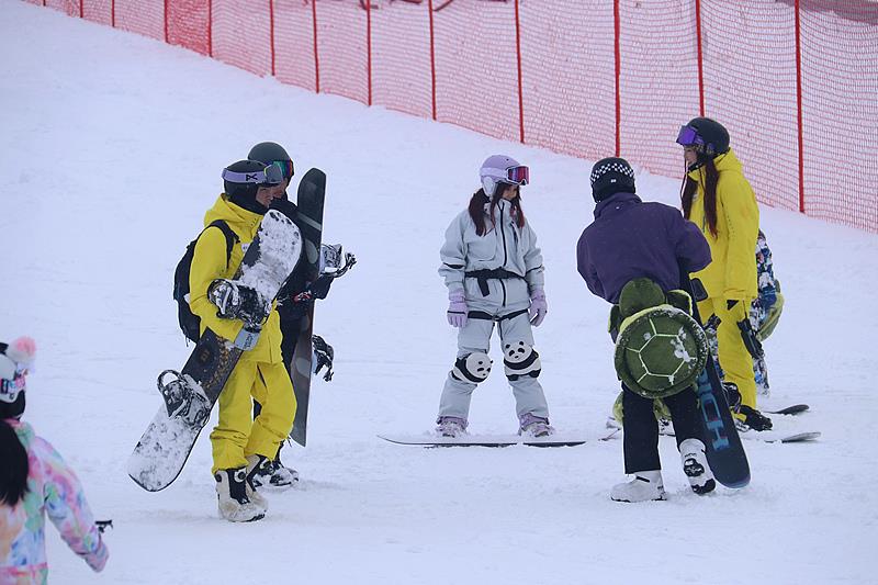 連休9天！多地官宣&ldquo;雪假&rdquo; 網(wǎng)友：實(shí)名制羨慕