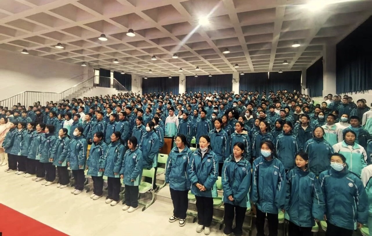 《我們是共產主義接班人》 歌聲從駐馬店市第四中學練江校區校園里飛出