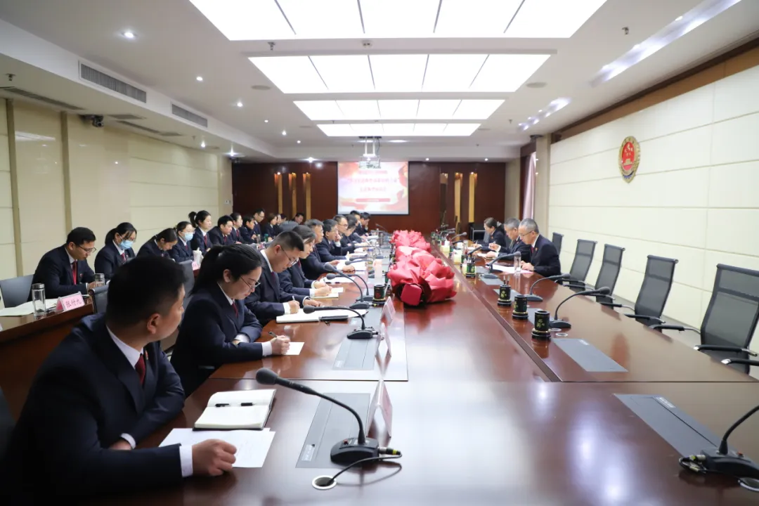 市檢察院舉行全市檢察機關先進典型代表座談會