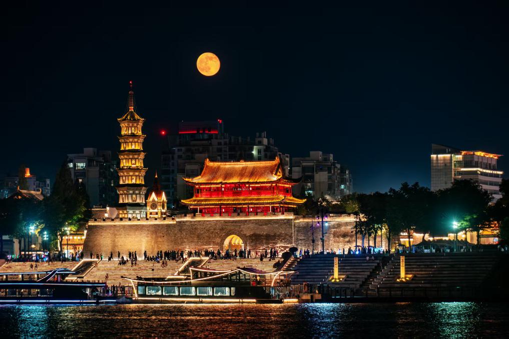  “超級(jí)月亮”即將登場，等你來賞！