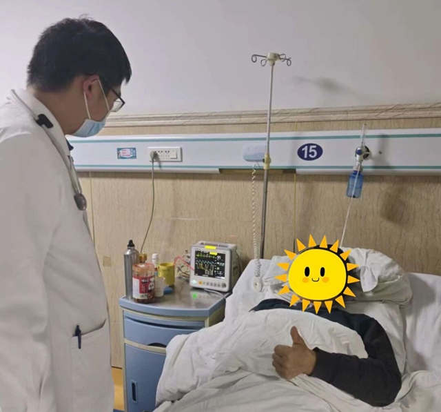 “謝謝大家,我不會沒有爸爸了!” 駐馬店市第一人民醫院多學科救治重癥“白肺”患者