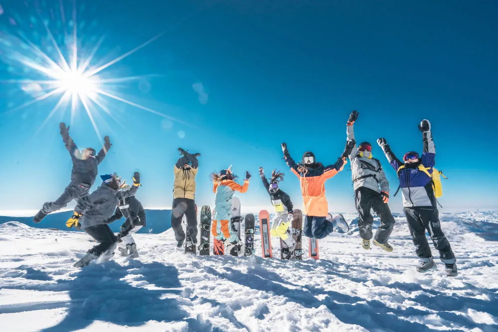 各大滑雪場陸續開板 冰雪經濟持續升溫