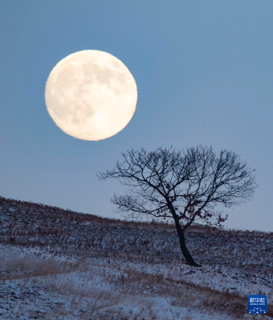 &ldquo;超級月亮&rdquo;亮相天宇