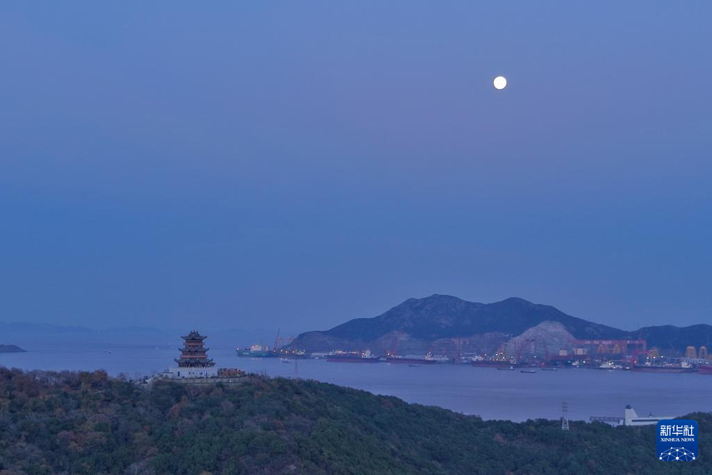 &ldquo;超級月亮&rdquo;亮相天宇