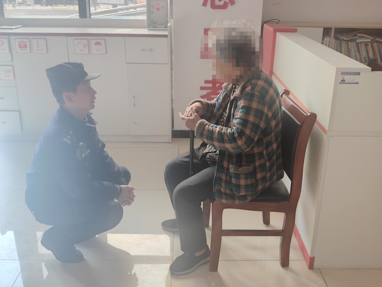 駐馬店市公安局經開區分局：警民聯動 助迷路老人歸家