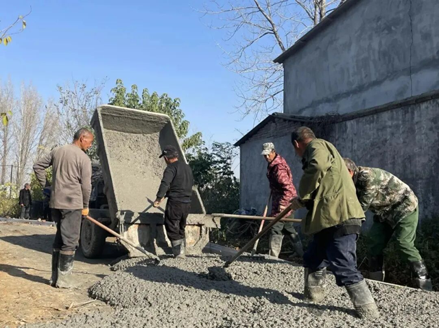 驛城區朱古洞鄉柴坡村：硬化一條路 溫暖一片心